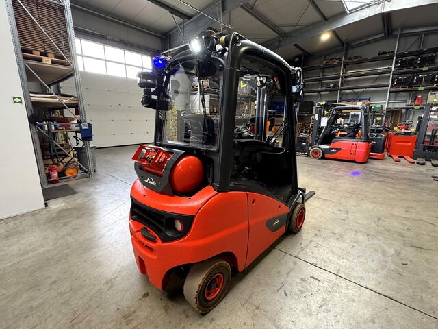 016 UVV 09/2027 6.836 heures Linde H20T