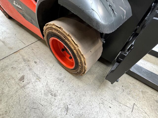016 UVV 09/2027 6.836 heures Linde H20T