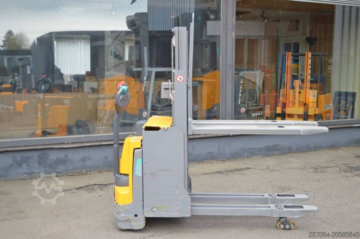 Pall staplare Jungheinrich EJD 118