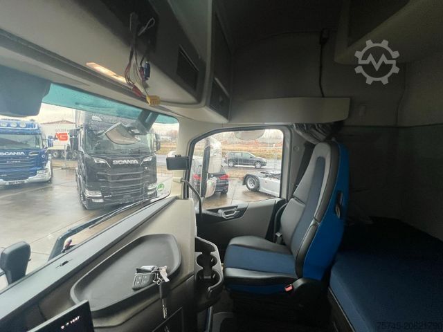 Trattore stradale standard VOLVO FH500 * TOP * ACC * RETARDER * VOLLLUFT *2X TANK