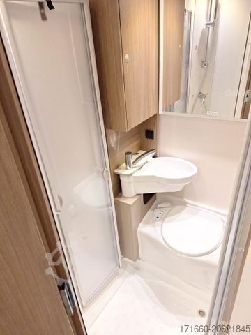 Camper semintegrato CARADO T 135 Hubbett