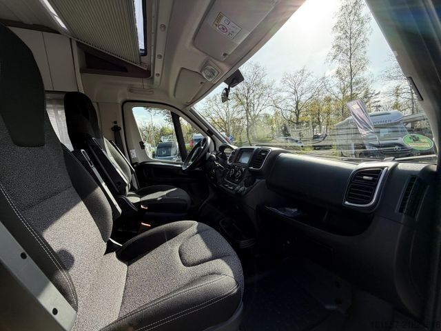 Autorulotă semi-integrată CARADO V 339 Navi/Kamera, Markise, SAT/TV