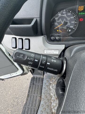 Roll-off kipper Fuso Canter 9C18 Abrollkipper HYVA 6 T