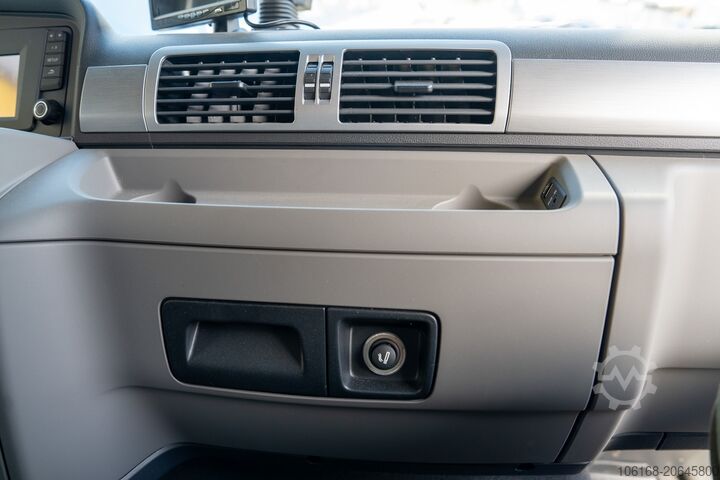 Vrachtwagenchassis MAN TGL12.250 DoKa