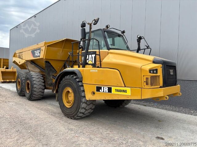 Véhicule à benne CAT 745 C