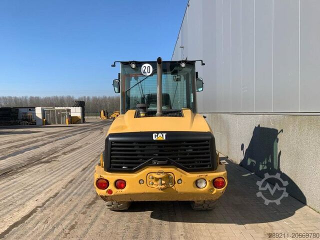 Chargeuse sur pneus CAT 906