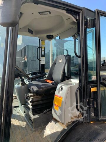 Chargeuse sur pneus CAT 906