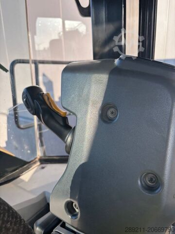 Chargeuse sur pneus CAT 972 K