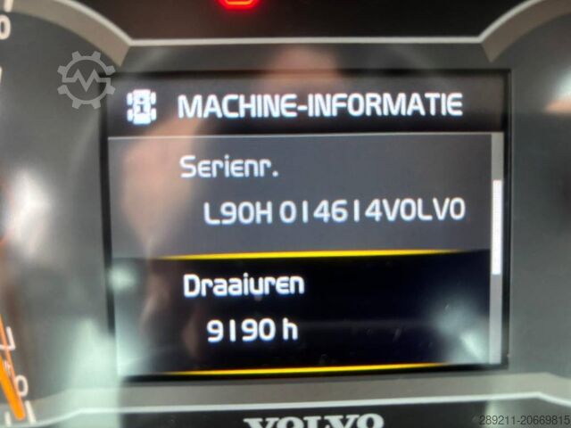 Chargeuse sur pneus Volvo L 90 H (On Transport)