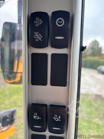 Chargeuse sur pneus Volvo L 90 H (On Transport)