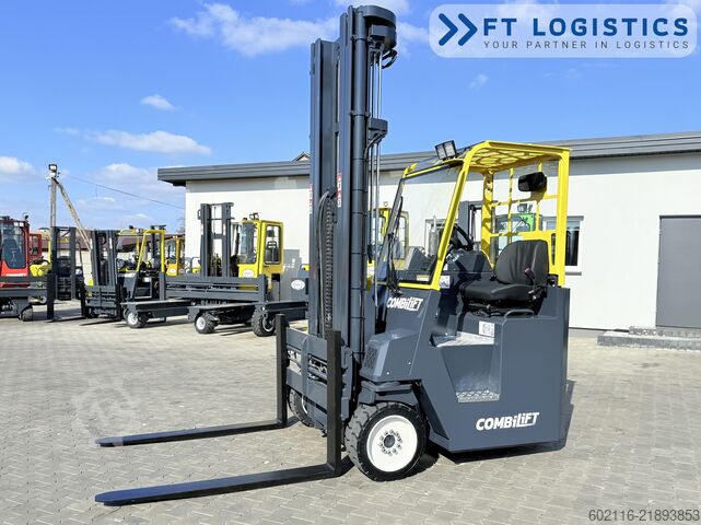 Chariot élévateur multidirectionnel Combilift CB4500 GAS TRIPLEX 6400 FORK POSITIONER