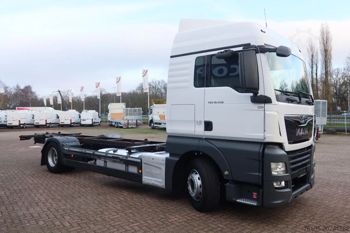 Chassis cab MAN TGX 18 .340 4x2 Full air Chassis, twist locks