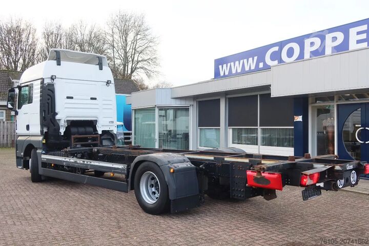 Chassis cab MAN TGX 18 .340 4x2 Full air Chassis, twist locks