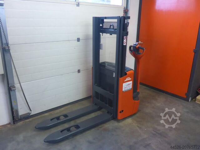 High Lift stacker Linde L12