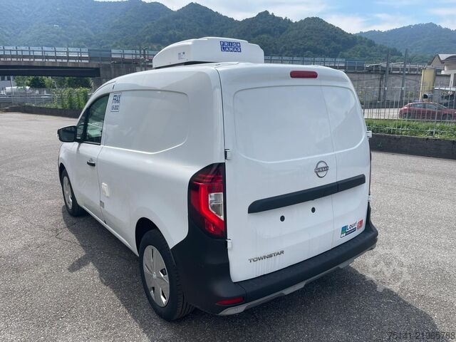 Soğutucu kasa panelvan Nissan Townstar