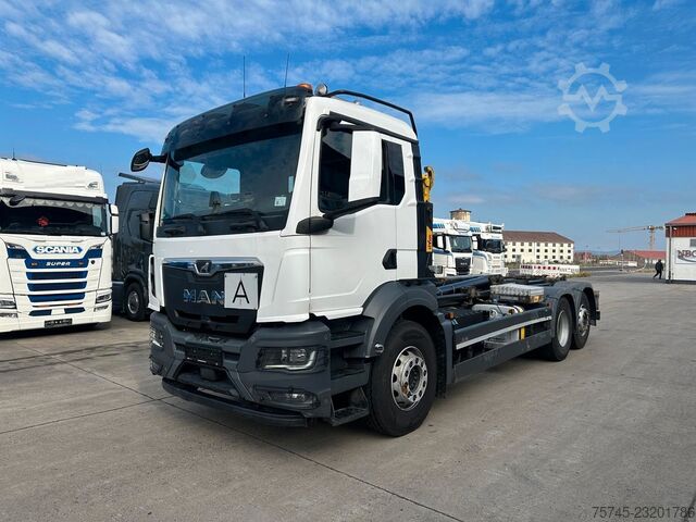 Autocamion cu cârlig pentru containere MAN TGS 26.470 * HYVA * ACC * LENK-LIFT * 6X2 * TÜV