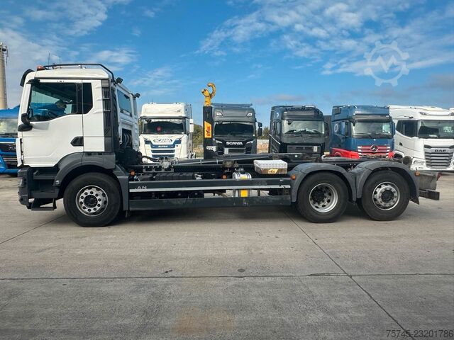 Autocamion cu cârlig pentru containere MAN TGS 26.470 * HYVA * ACC * LENK-LIFT * 6X2 * TÜV