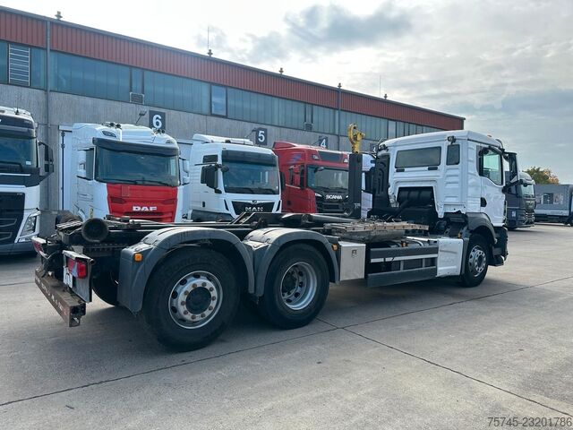 Autocamion cu cârlig pentru containere MAN TGS 26.470 * HYVA * ACC * LENK-LIFT * 6X2 * TÜV