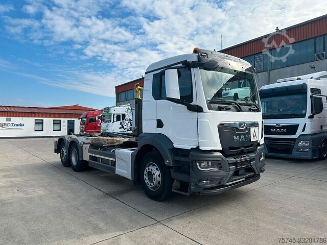 Autocamion cu cârlig pentru containere MAN TGS 26.470 * HYVA * ACC * LENK-LIFT * 6X2 * TÜV