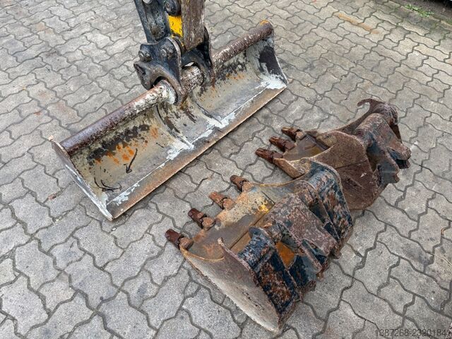 Mini-escavadora BOBCAT E26 / 2017 BJ / 3 x Löffel
