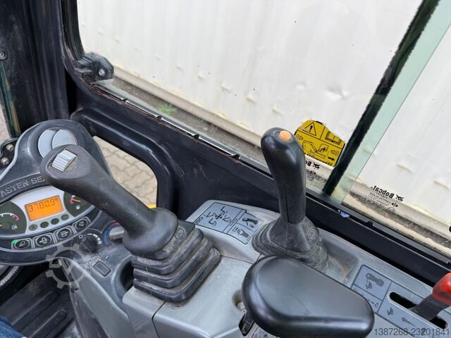 Mini-escavadora BOBCAT E26 / 2017 BJ / 3 x Löffel