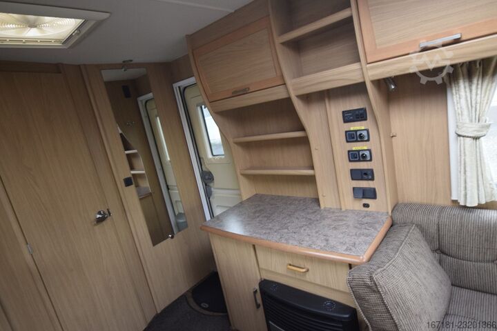Caravana  Elddis Odyssey 462 mit Mover und Vorzelt