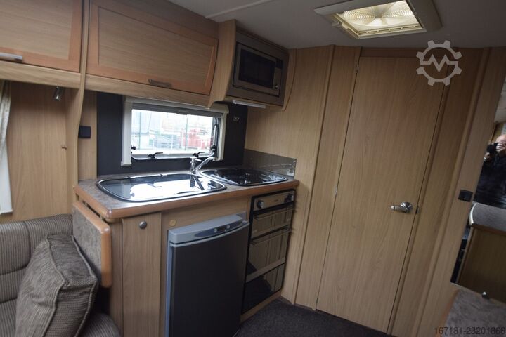 Caravana  Elddis Odyssey 462 mit Mover und Vorzelt