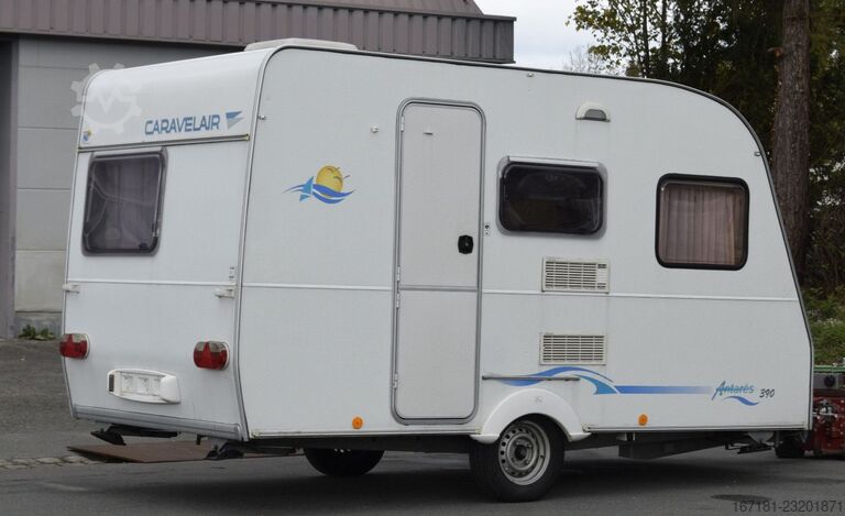 Caravana CARAVELAIR Antares 390 mit Vorzelt