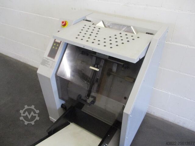 Folie-verpakkingsmachine met transportband Minipack-Torre Mailbag