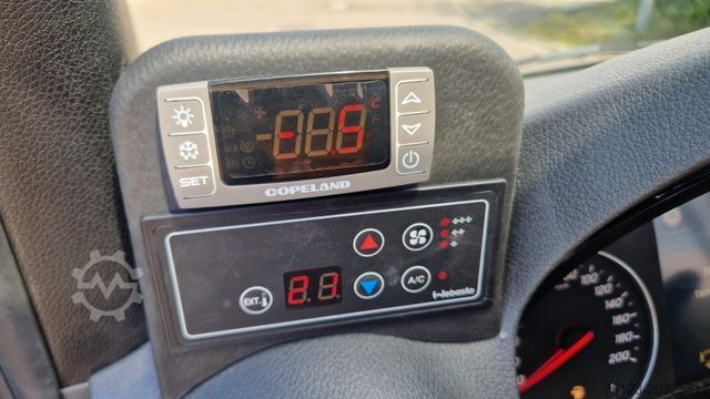 Minibus MERCEDES-BENZ 517 / 515 Frontniederflur mit  Ada Systeme