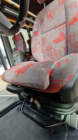 Minibus MERCEDES-BENZ 30 Sitzer Schul- Transferbus 519 Lagerfahrzeug