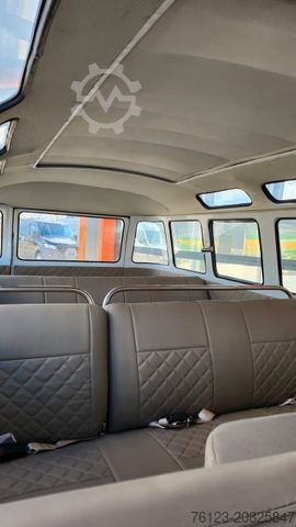 Minibus VOLKSWAGEN T 1 Samba mit Safarifenster