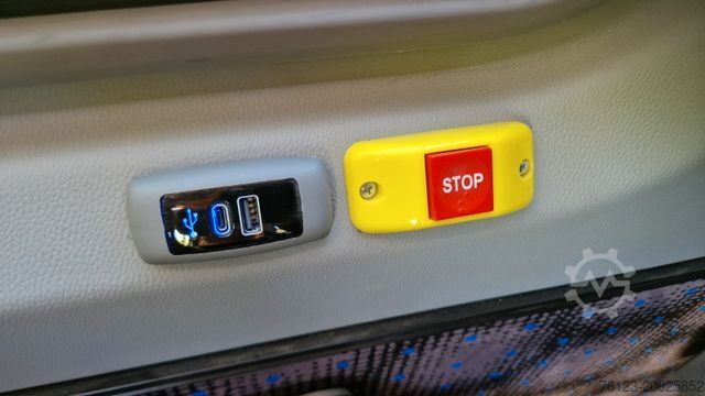 Minibus MERCEDES-BENZ Sprinter 517 Heckniederflur Vorlauffahrzeug