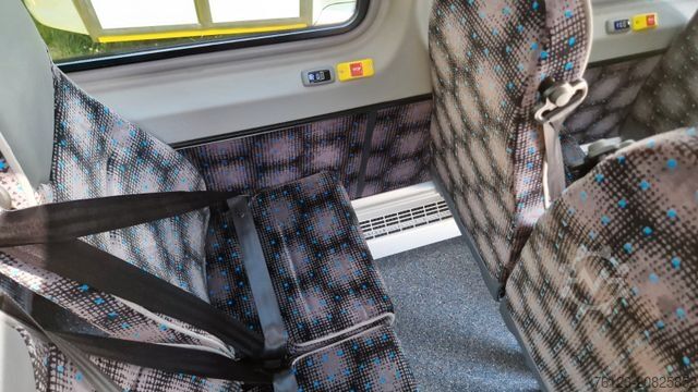 Minibus MERCEDES-BENZ Sprinter 517 Heckniederflur Vorlauffahrzeug