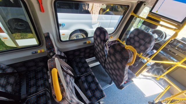 Minibus MERCEDES-BENZ Sprinter 517 Heckniederflur Vorlauffahrzeug