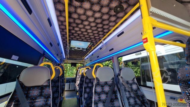 Minibus MERCEDES-BENZ Sprinter 517 Heckniederflur Vorlauffahrzeug