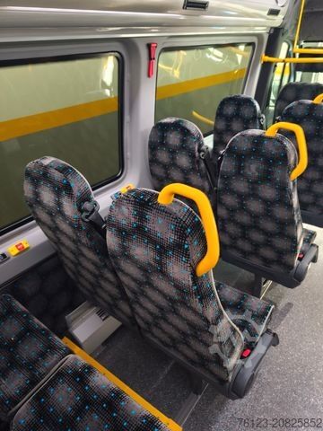 Minibus MERCEDES-BENZ Sprinter 517 Heckniederflur Vorlauffahrzeug