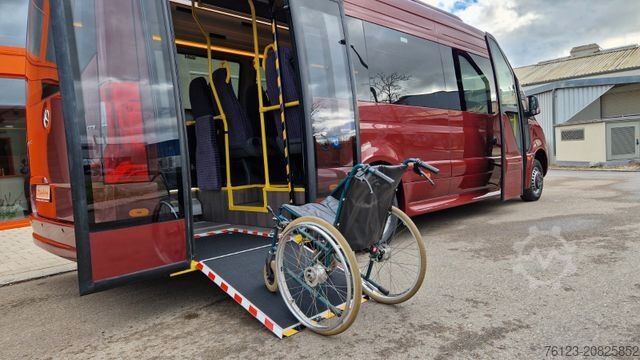 Minibus MERCEDES-BENZ Sprinter 517 Heckniederflur Vorlauffahrzeug