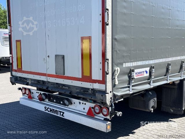 Åben sættevogn med presenning Schmitz Cargobull Curtainsider Mega Getränke
