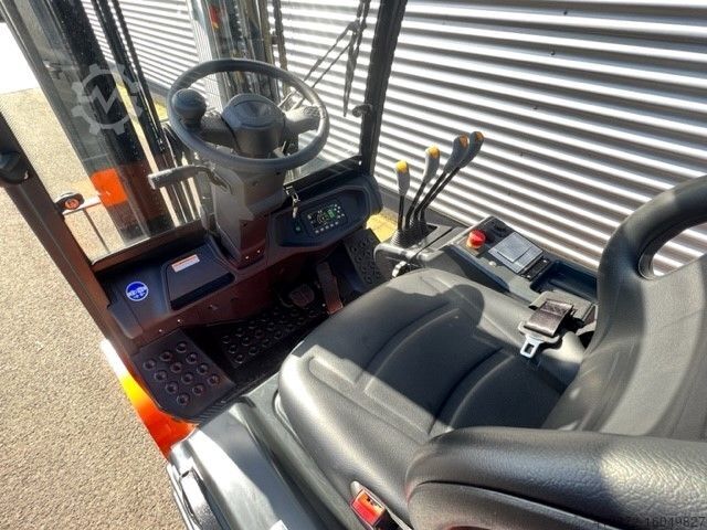 Elektrische vorkheftruck met 4 wielen Doosan B20 NSC