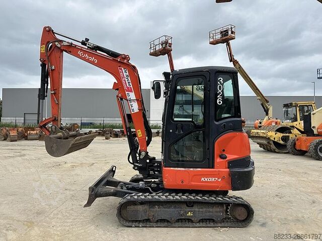 Mini excavadora Kubota KX037-4