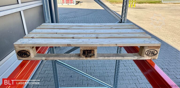 Nagy teherbírású polc ca. 100,16 lfm. Palettenregale H: 250 cm Fachlast: 3000 kg , 324 Palettenplätze