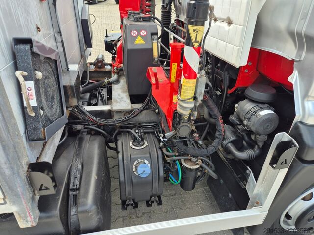Furgon skrzyniowy Renault D 7.5 180 / AUTOMAT / HDS FASSI F32