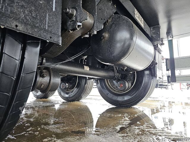 Transport chłodniczy/mrożony SCHMITZ SKO 24