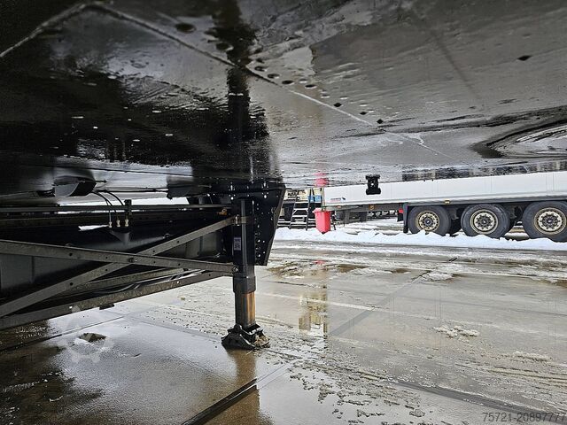 Transport chłodniczy/mrożony SCHMITZ SKO 24