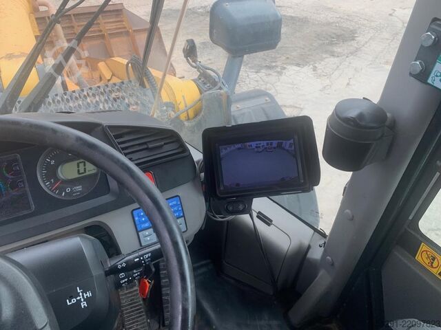 Radlader Komatsu WA500-8
