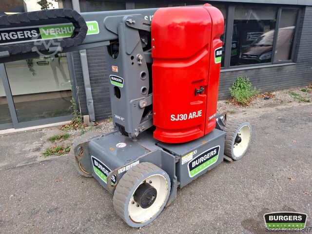 Plate-forme de travail télescopique articulée Skyjack SJ30 ARJE