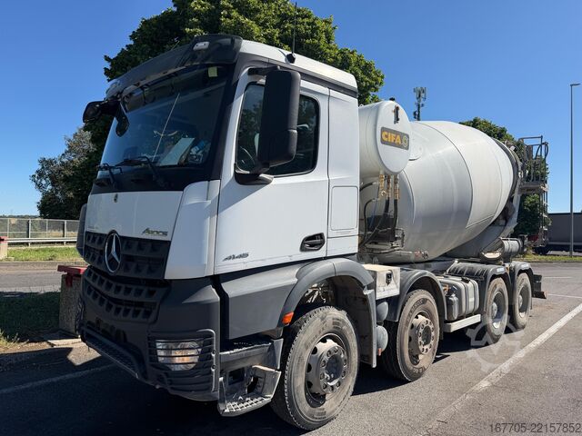 Betonszállító teherautó Mercedes-Benz Arocs 4145