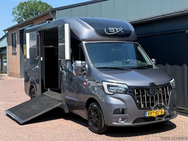 Lószállítás Renault Master STX S3 Paardenwagen Hengsten uitvoering ...