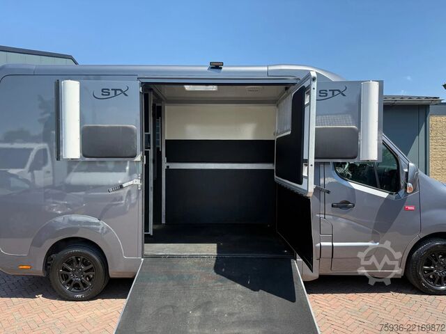 Lószállítás Renault Master STX S3 Paardenwagen Hengsten uitvoering ...